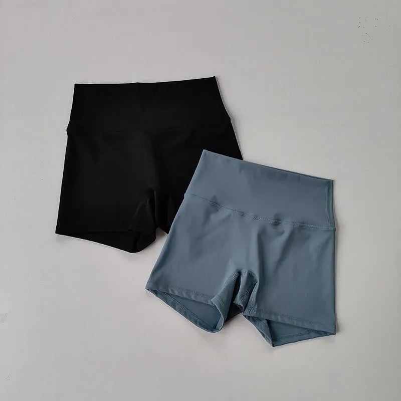 Eterna Chic Yoga Sport Short  2025