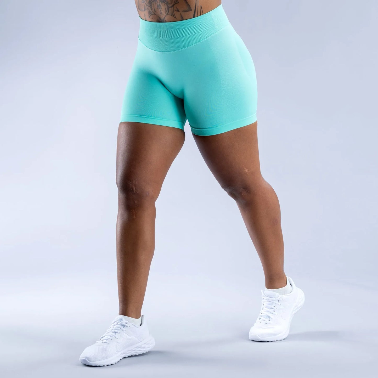 Eterna Chic Yoga Sport Short 2025