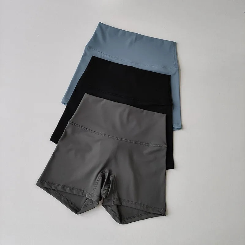 Eterna Chic Yoga Sport Short  2025